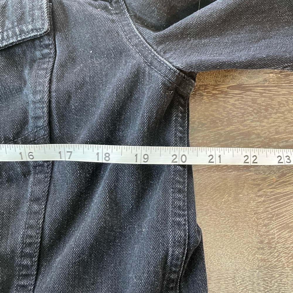 SOLD Madewell | The Oversized Trucker Jean Jacket in
Washed Black | Medium - Picture 12 of 13